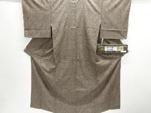 未使用品　抽象模様織出し本場泥大島紬着物（5マルキ）